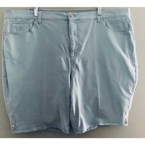Gloria Vanderbilt "All Around Slimming Effect" Denim Shorts. SIZE 24W
